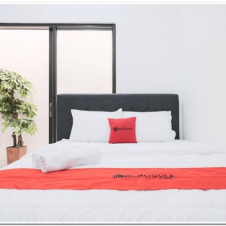 Hotel RedDoorz near Kota Tua 2 Dżakarta Zewnętrze zdjęcie